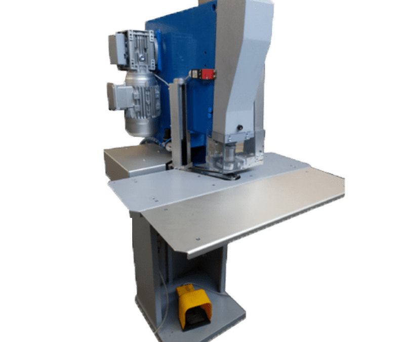 W2-E – ATTACHING MACHINE FOR EYELETS ON CAR CARPETS