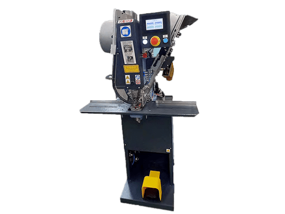 W1-E – MACCHINA AUTOMATICA PER OCCHIELLI VELA