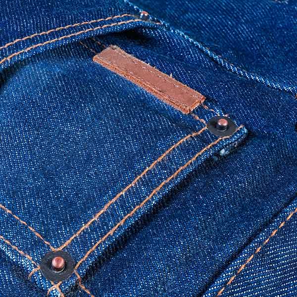 machines-to-apply-buttons-in-series